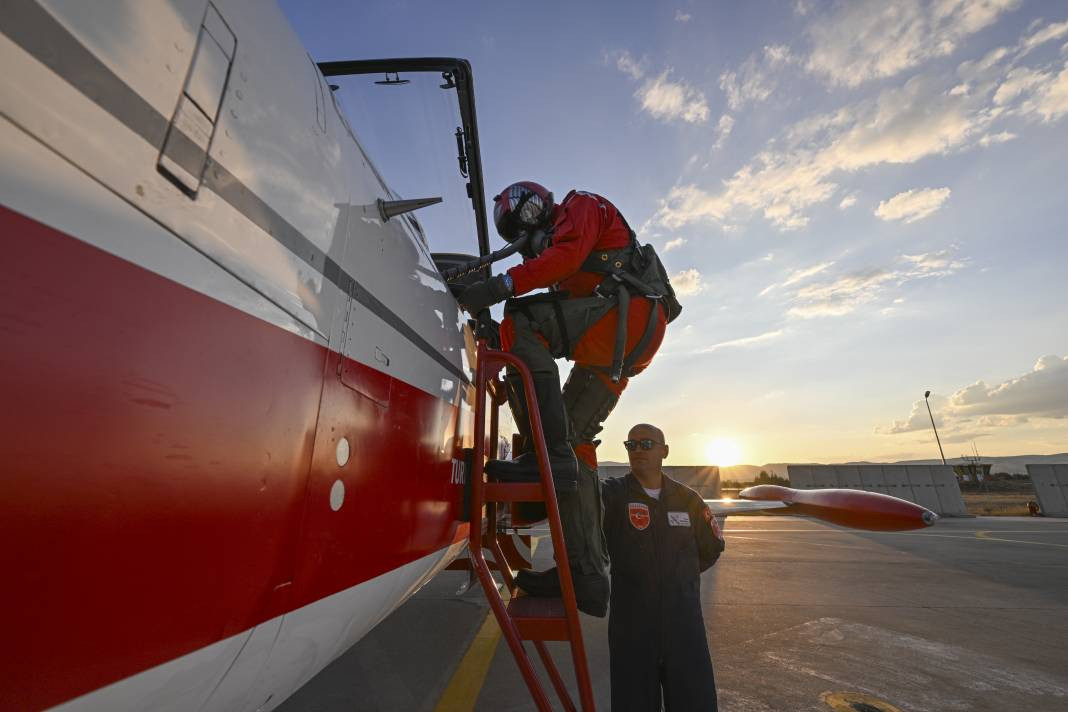 Türk Yıldızları’ndan 30 Ağustos’ta Anıtkabir’de saygı uçuşu - Resim: 24